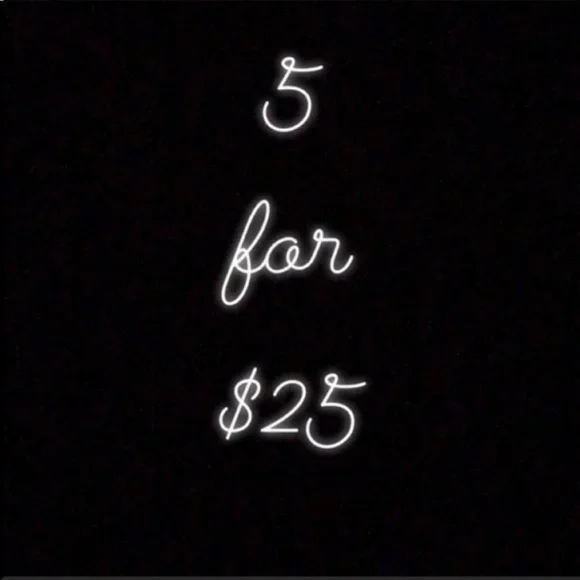 5 for $25! Ulta Pink Puffy Quilted Makeup Bag - Picture 2 of 2